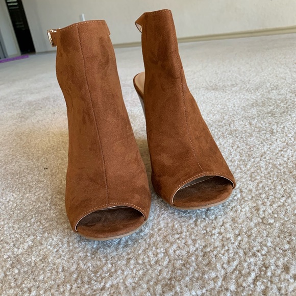 Wedge Heels - Picture 3 of 5